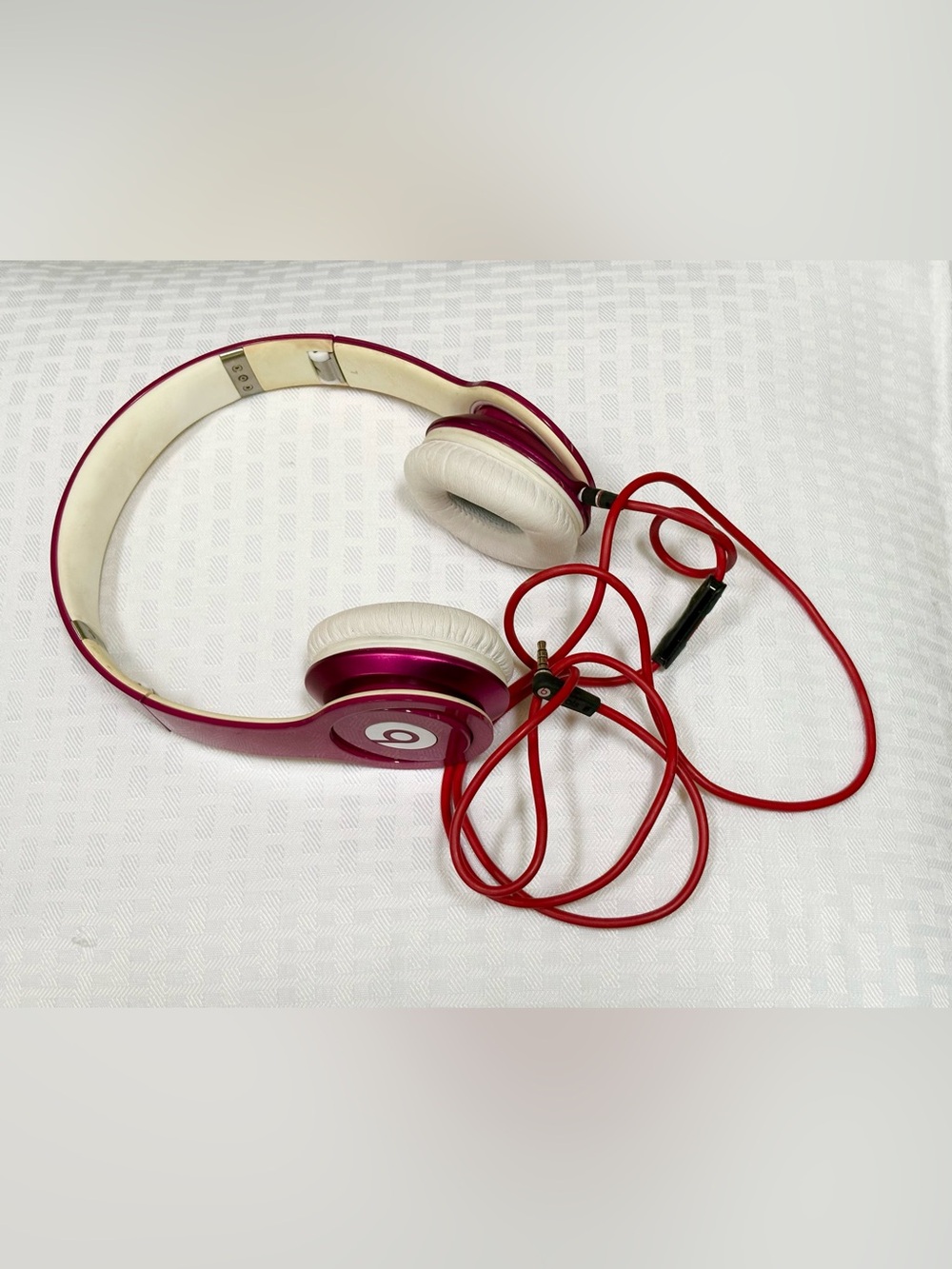 Beats by Dr Dre Solo HD Headphones - Pink and White